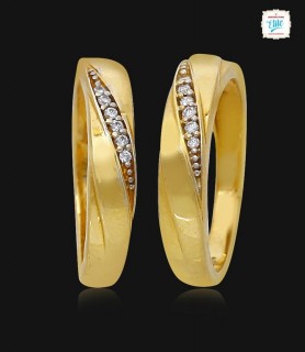 Enchanting Couple gold ring...